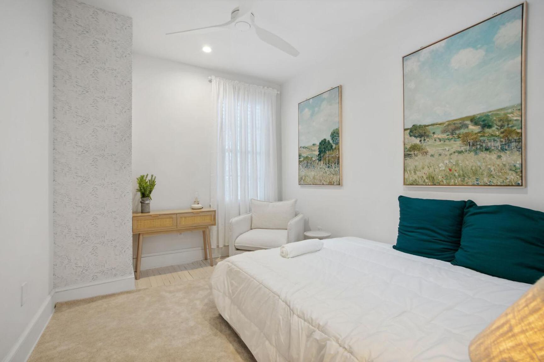 Boho Bliss Bloomingdale Parking Holiday home *